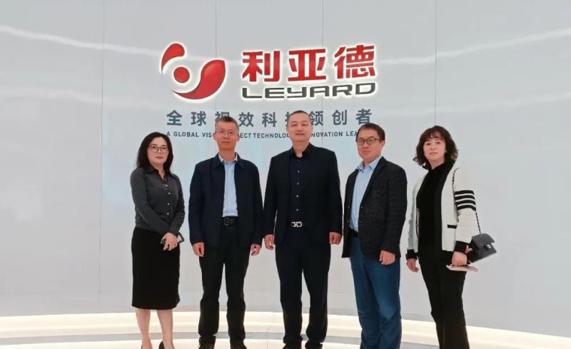 一博科技董事长汤昌茂一行赴鸿运国际南方总部参观调查