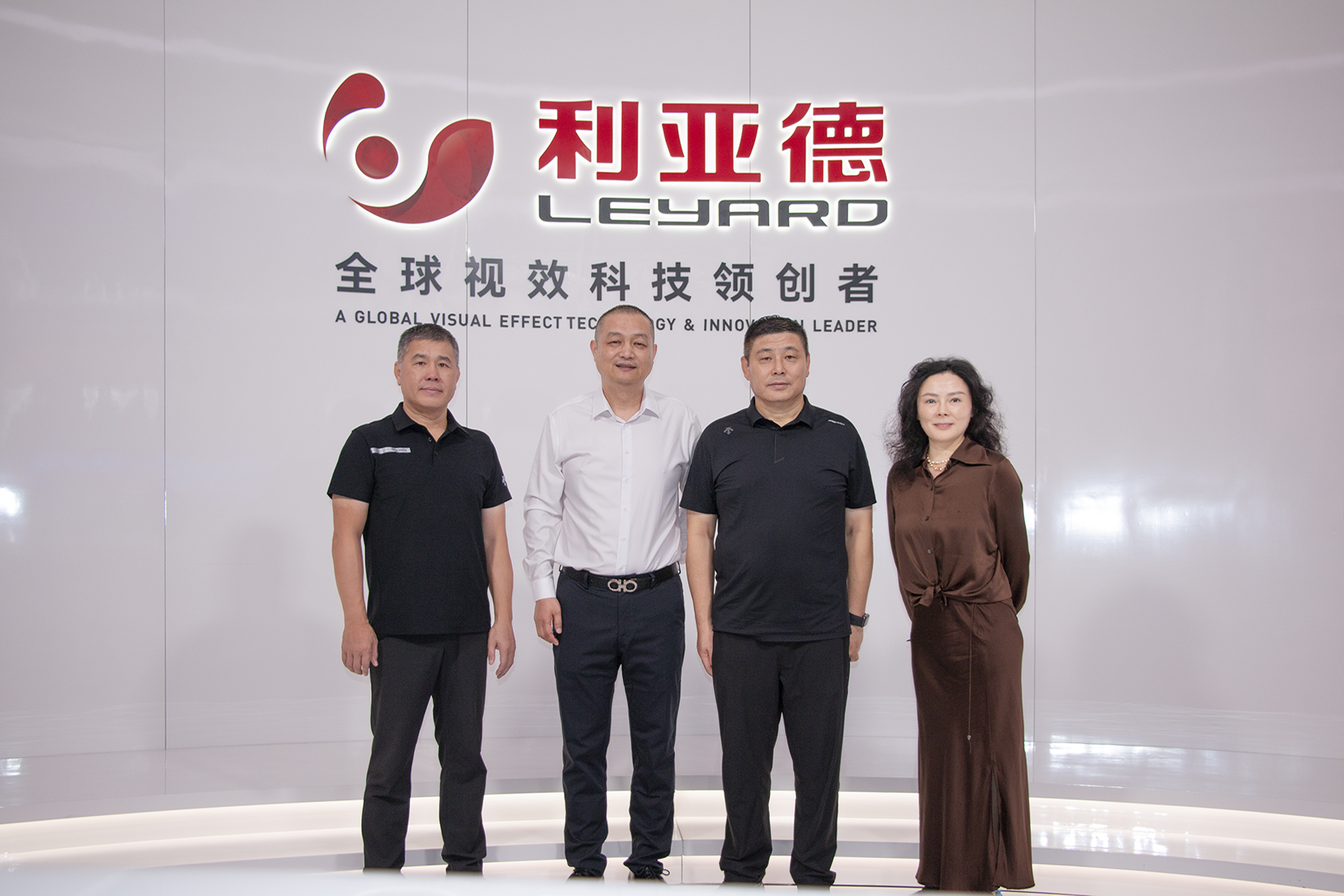 沉庆千里科技股份有限公司周宗成总裁等辅导一行光临鸿运国际南方总部调查互换